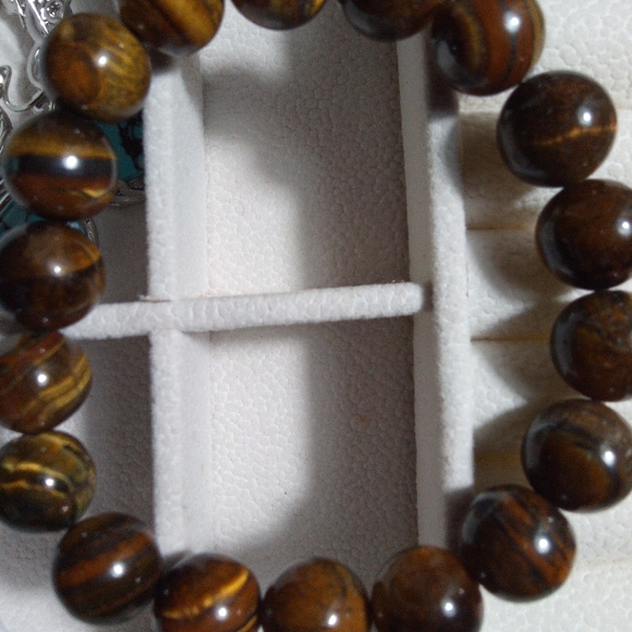 Tiger's Eye Stone - Round Beads Bracelet - Picture 2 of 6
